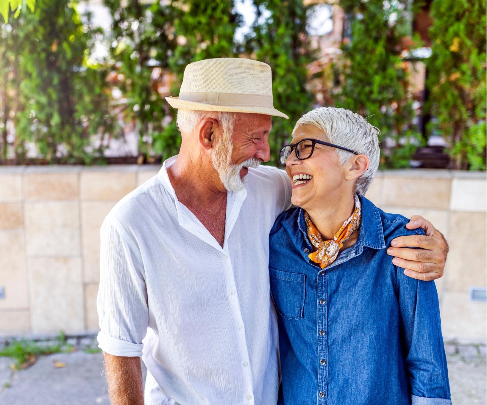 Canva-senior-couple-travelling