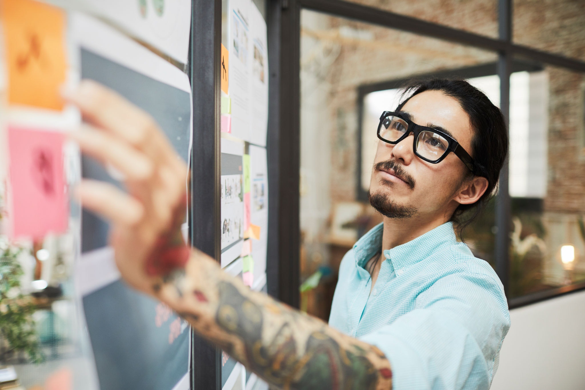 Brainstroming meeting in a small business office.